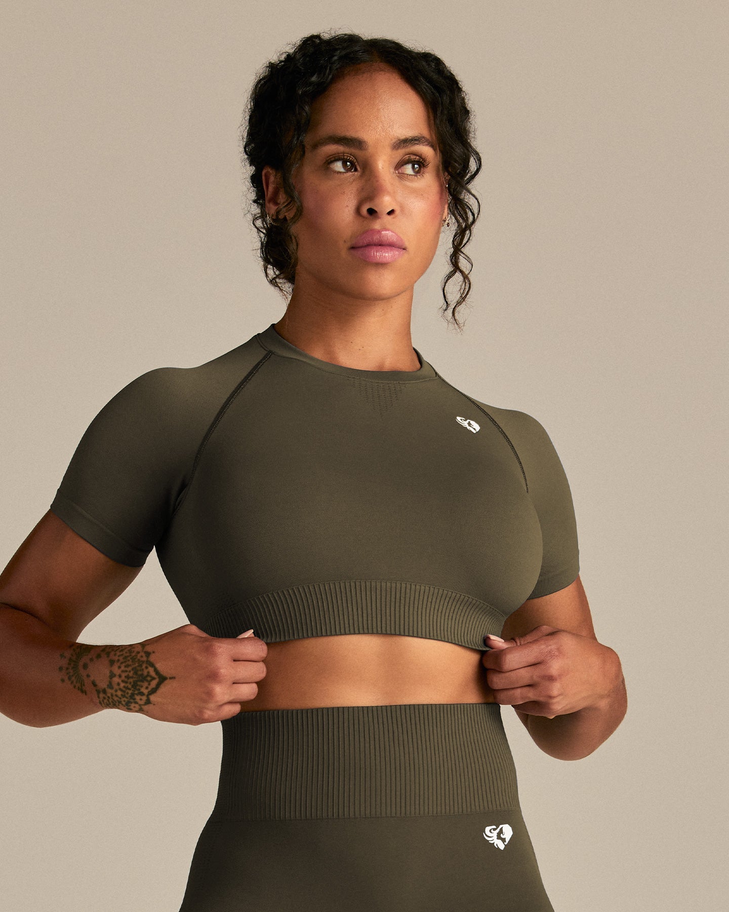 Power Short Sleeve Crop Top | Dark Olive (1/8)