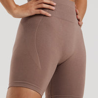 Define 2.0 Seamless Scrunch 6" Shorts | Mocha