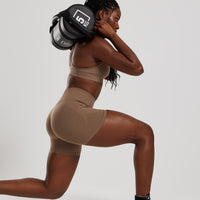 Define 2.0 Seamless Scrunch 4" Shorts | Caribou