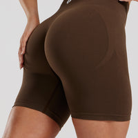Define 2.0 Seamless Scrunch 6" Shorts | Cocoa