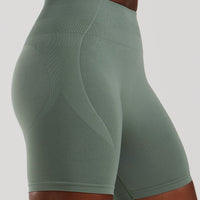 Define 2.0 Seamless Scrunch 6" Shorts | Sage