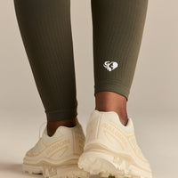 Power Seamless Scrunch Leggings | Dark Olive