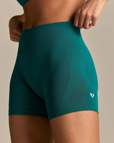 Define 2.0 High Waist Scrunch Shorts 4" | Eden Green