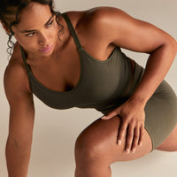 Power Seamless Built-In Bra Tank | Dark Olive