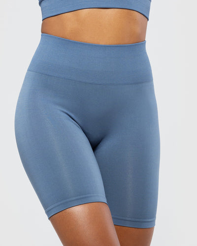Define Scrunch Seamless Shorts - Smoke Blue